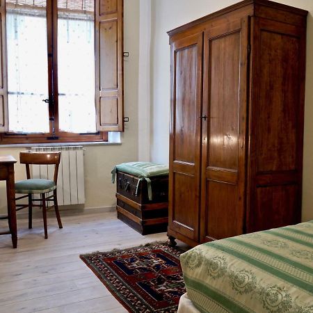 Palazzo Colombini Apartment ลุคคา ภายนอก รูปภาพ