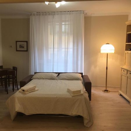 Palazzo Colombini Apartment ลุคคา ภายนอก รูปภาพ