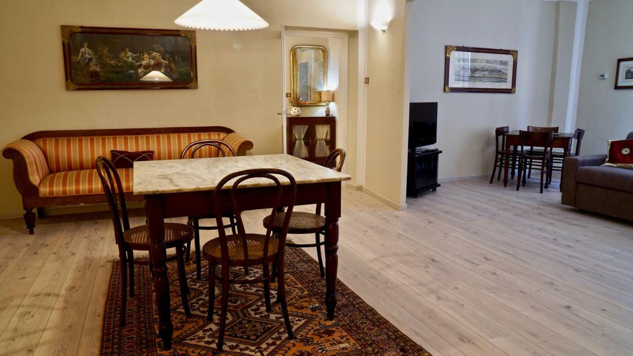 Palazzo Colombini Apartment ลุคคา ภายนอก รูปภาพ