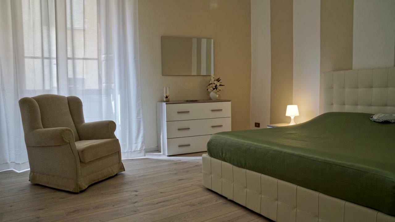 Palazzo Colombini Apartment ลุคคา ภายนอก รูปภาพ