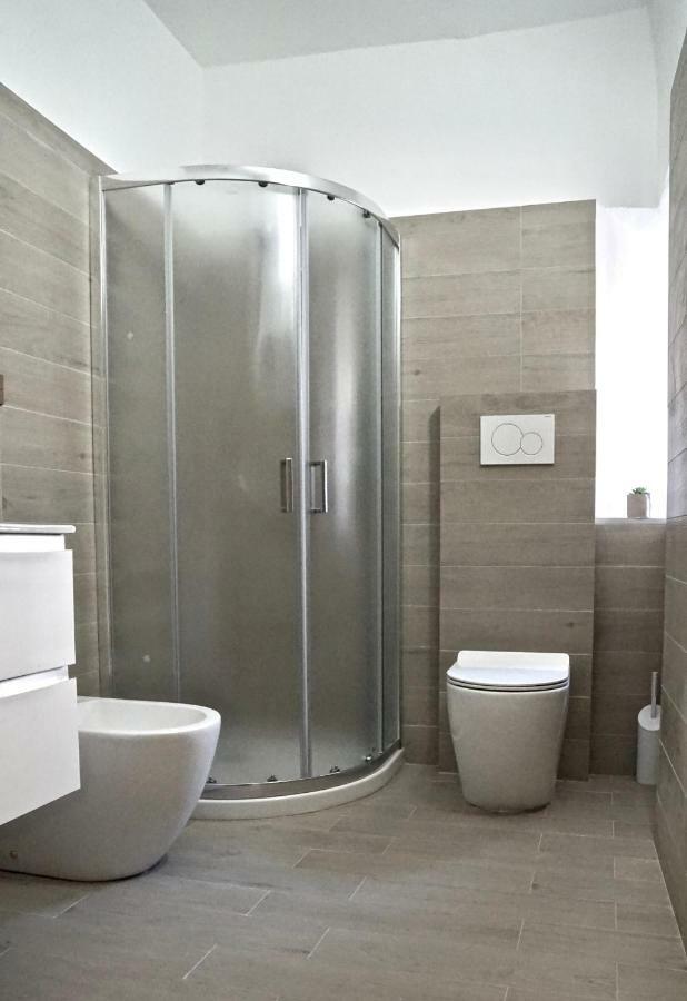 Palazzo Colombini Apartment ลุคคา ภายนอก รูปภาพ