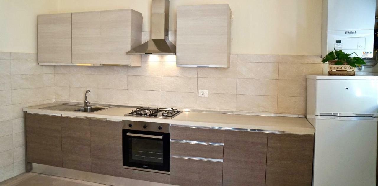 Palazzo Colombini Apartment ลุคคา ภายนอก รูปภาพ