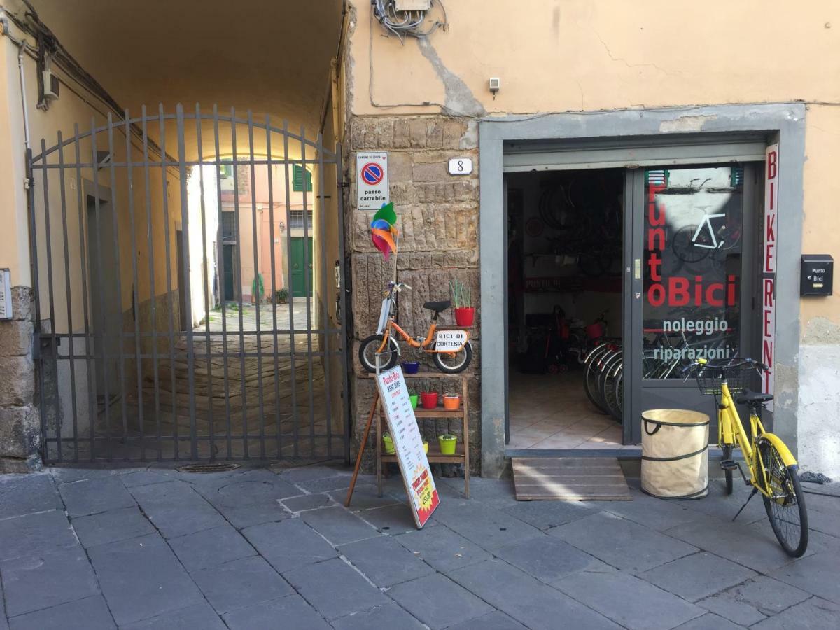 Palazzo Colombini Apartment ลุคคา ภายนอก รูปภาพ